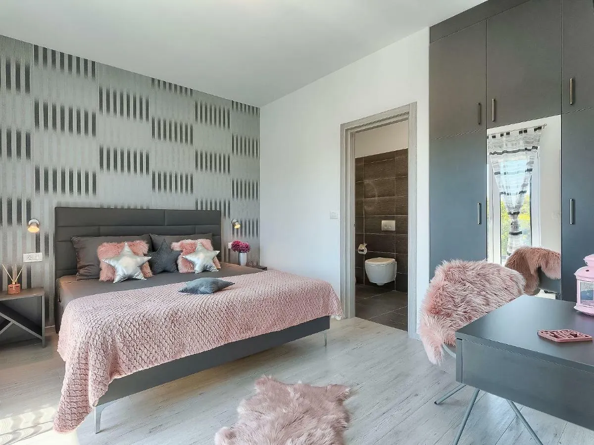 Villa Ella Premantura By Interhome Pula