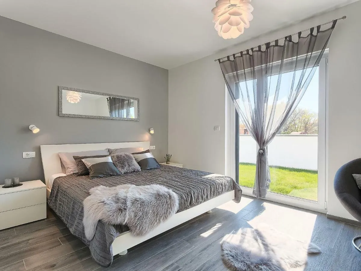 Villa Ella Premantura By Interhome Pula 0*,
