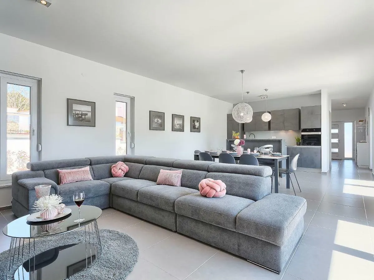 Villa Ella Premantura By Interhome Pula